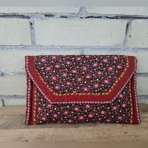 Suttles & Seawinds Quilted Clutch